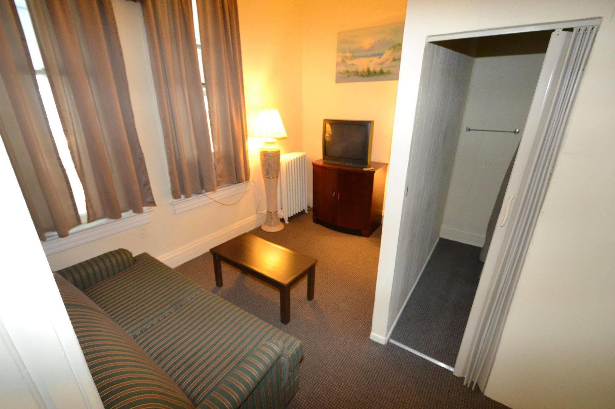 Perfect Stay Inn & Suites Blair ภายนอก รูปภาพ